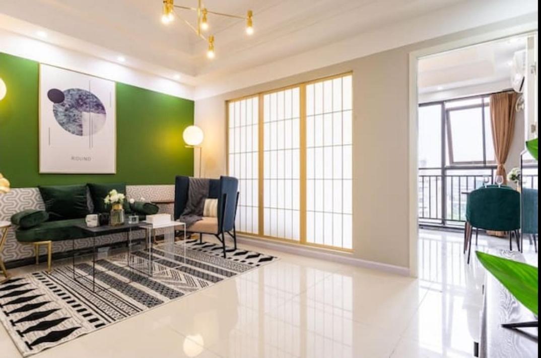 Wuhan Hongshan-Guanggu Square- Locals Apartment 00157650 Exterior foto