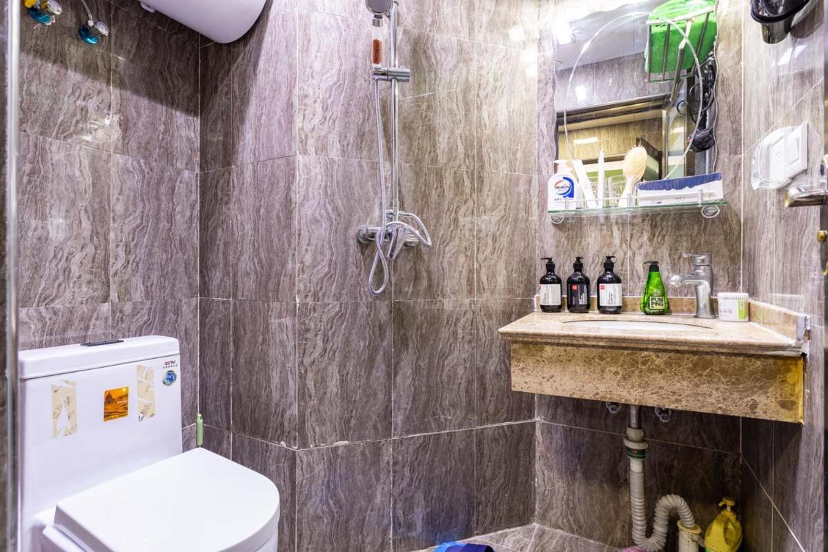 Wuhan Hongshan-Guanggu Square- Locals Apartment 00157650 Exterior foto